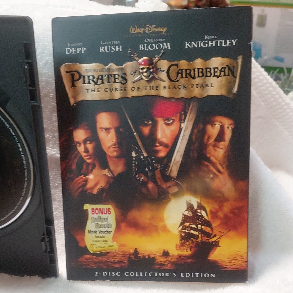 Disney Pirates of the Caribbean DVD - The Curse Of The Black Pearl 2 Disc SS1